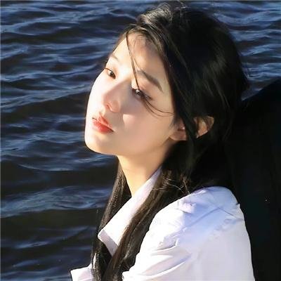 跪毯旁的眼泪